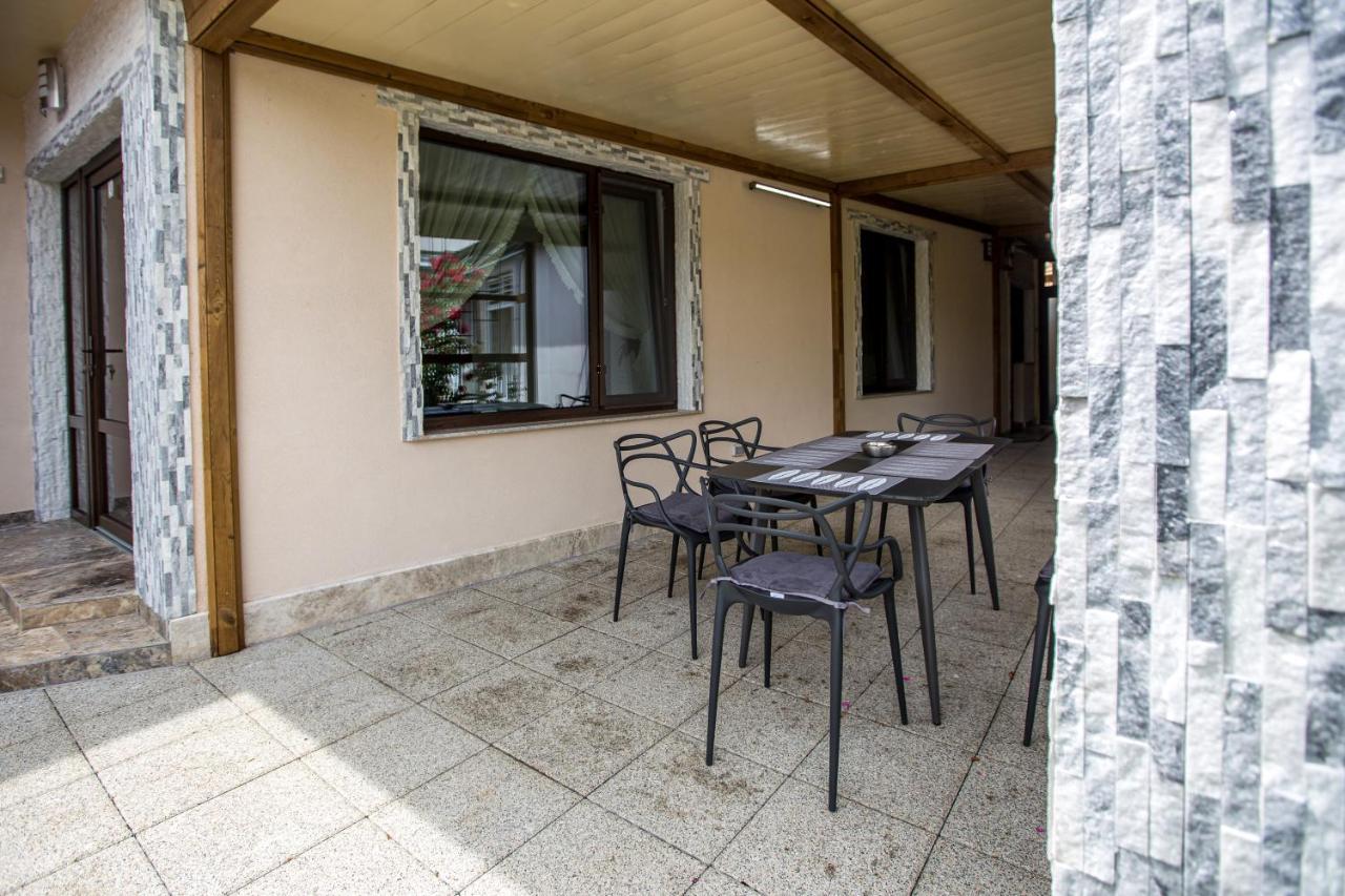 Brize Guesthouse Tuzla Exterior photo